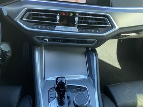 Used 2023 BMW X6 xDrive40i w/ M Sport Package image 29