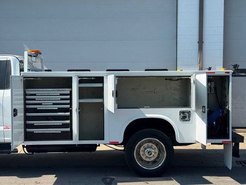 Used 2018 Ford F550 4x4 Regular Cab Super Duty image 4
