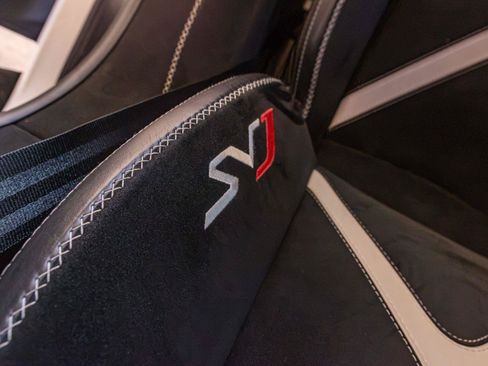 Used 2020 Lamborghini Aventador SVJ AWD/4WD image 19