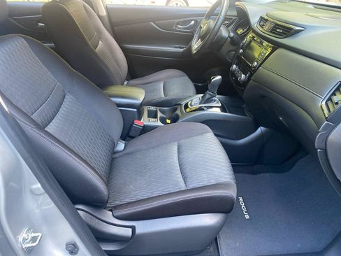 Used 2018 Nissan Rogue SV w/ Sun & Sound Touring Package AWD/4WD image 7
