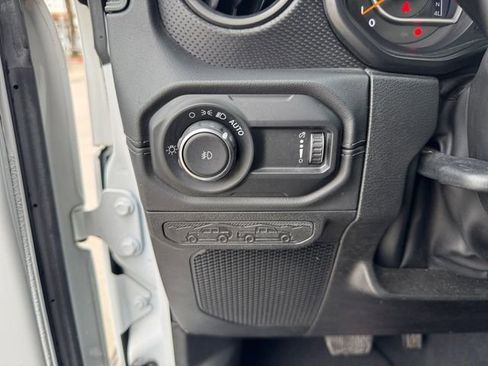 Used 2024 Jeep Wrangler Unlimited Rubicon image 5