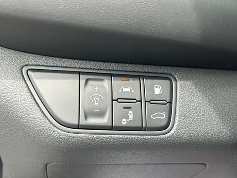 Used 2021 Genesis G70 3.3T AWD/4WD image 21