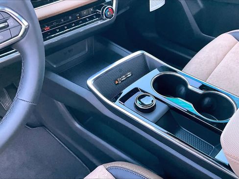 New 2026 Chevrolet Equinox ACTIV w/ Convenience Package III image 8