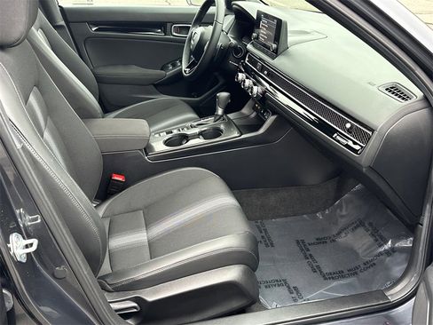 Used 2025 Honda Civic Sport image 11