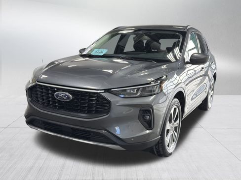 Used 2024 Ford Escape Platinum image 3