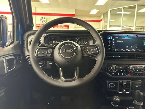 Used 2024 Jeep Wrangler Unlimited Sport AWD/4WD image 14