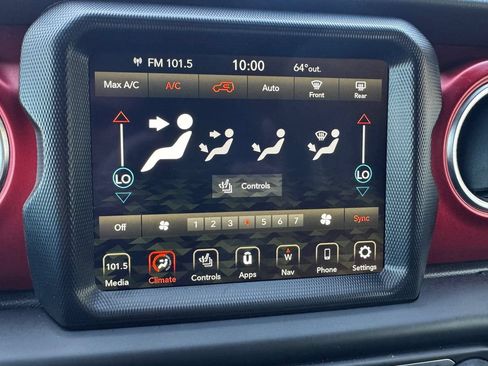 Used 2023 Jeep Wrangler Unlimited Rubicon w/ Cold Weather Group AWD/4WD image 18
