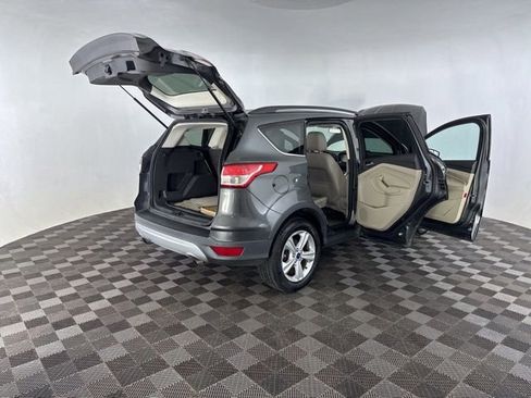 Used 2015 Ford Escape SE w/ Equipment Group 201A FWD image 17