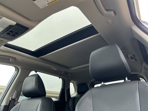 Certified 2022 Nissan Rogue SL w/ SL Premium Package image 23