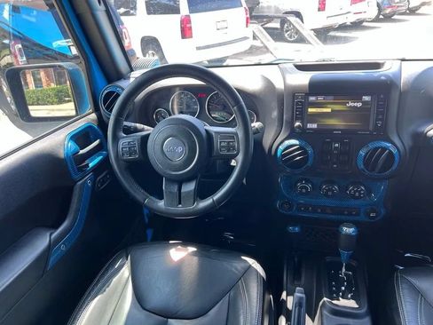 Used 2017 Jeep Wrangler Unlimited Sahara w/ Connectivity Group AWD/4WD image 37
