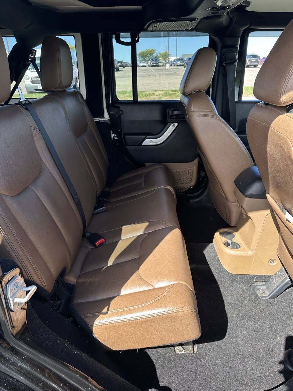 Used 2016 Jeep Wrangler Unlimited Sahara w/ Dual Top Group AWD/4WD image 18