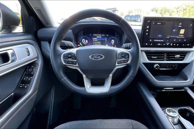 Used 2025 Ford Explorer Active RWD image 5