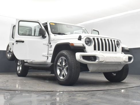 Used 2020 Jeep Wrangler Unlimited Sahara image 36