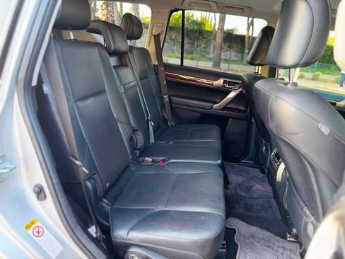 Used 2014 Lexus GX 460 w/ Premium Package AWD/4WD image 30