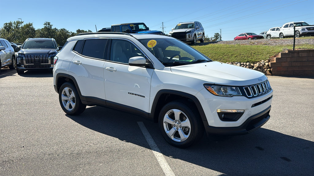 Used 2021 Jeep Compass Latitude w/ Sun and Sound Group AWD/4WD image 1