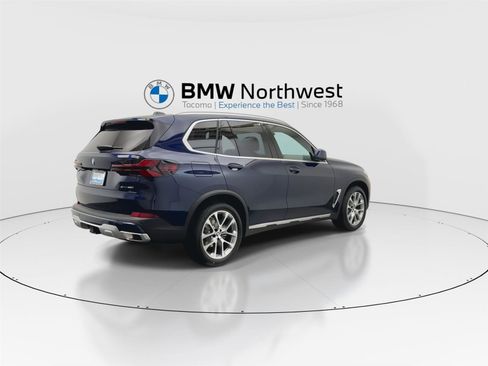 New 2026 BMW X5 xDrive40i image 3