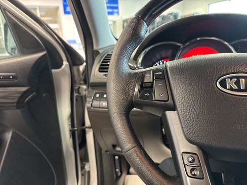 Used 2012 Kia Sorento SX FWD image 18