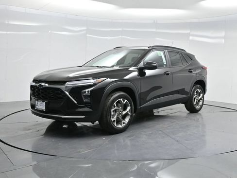 Used 2026 Chevrolet Trax LT w/ Sunroof Package FWD image 77