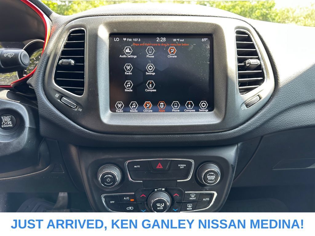 Used 2019 Jeep Compass Trailhawk w/ Popular Equipment Group AWD/4WD image 11