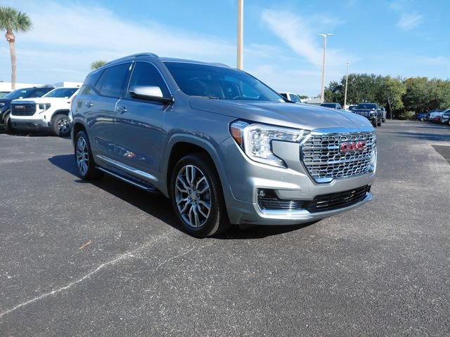 Used 2023 GMC Terrain Denali AWD/4WD image 2