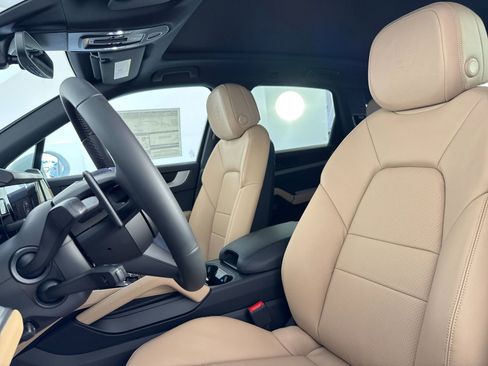 New 2026 Porsche Cayenne image 5