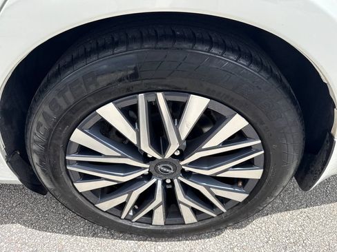 Used 2023 Nissan Altima 2.5 SV FWD image 11