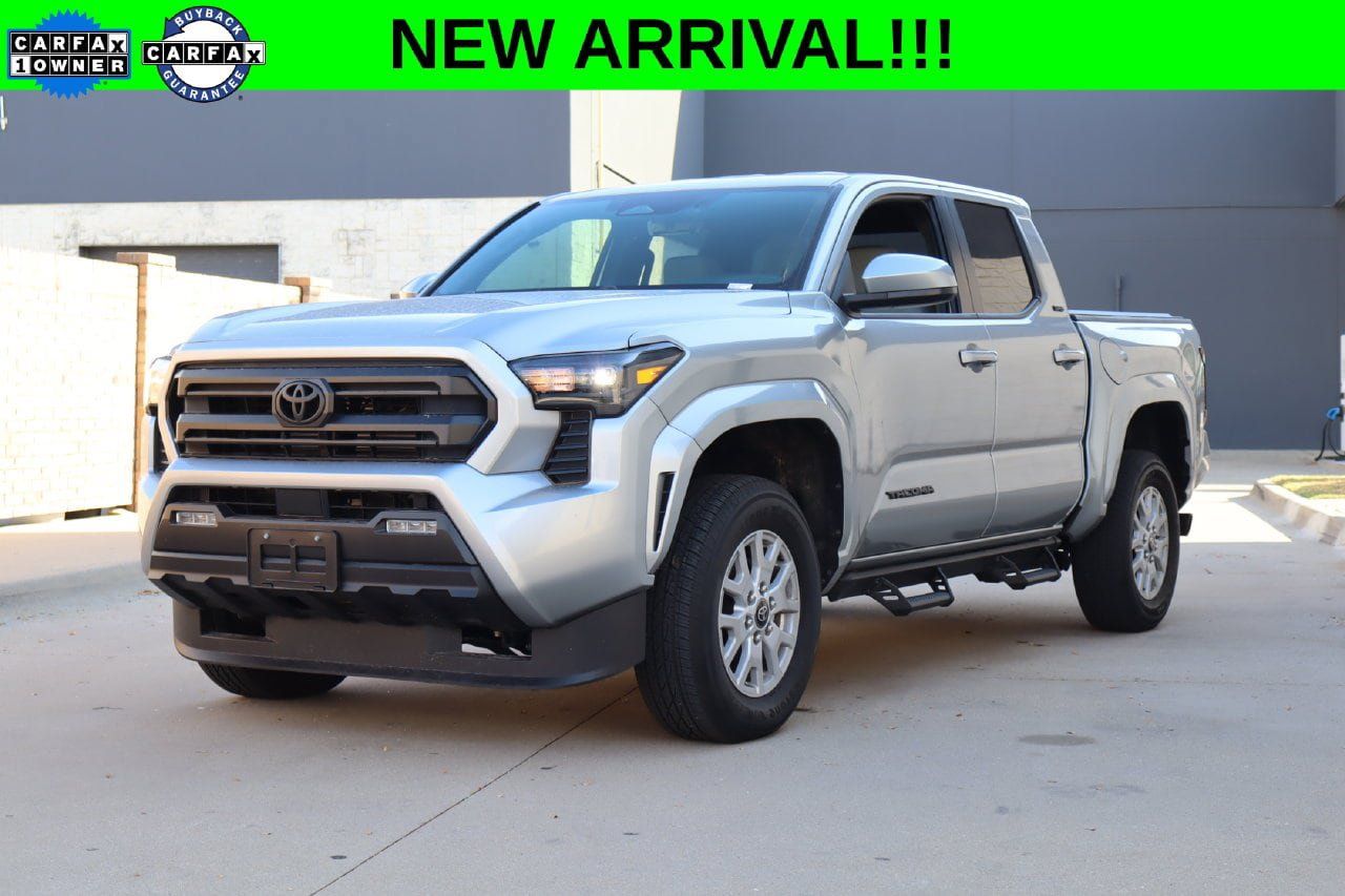 Used 2026 Toyota Tacoma SR5 AWD/4WD image 1