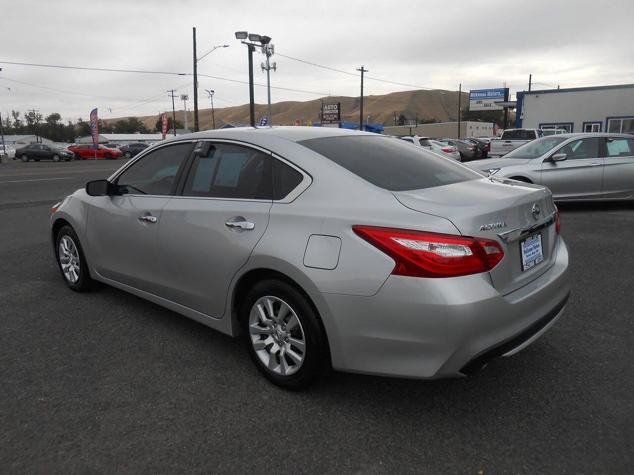 Used 2016 Nissan Altima 2.5 S w/ Power Driver Seat Package FWD image 7