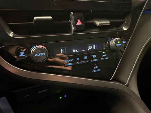 Used 2023 Toyota Camry XSE image 15