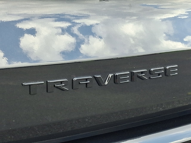 Certified 2025 Chevrolet Traverse RS FWD image 30
