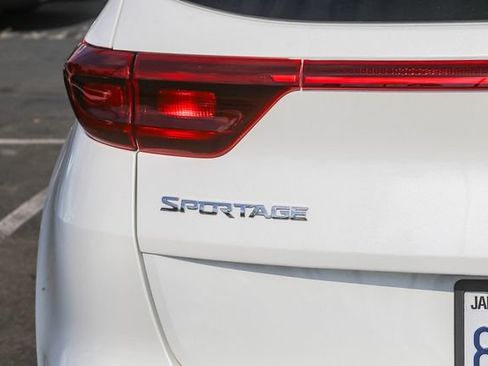 Used 2022 Kia Sportage LX w/ LX AWD Value Edition Package image 11