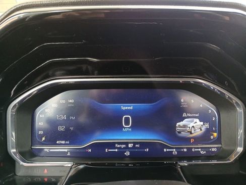 Used 2024 Chevrolet Silverado 1500 High Country w/ Z71 Off-Road Package AWD/4WD image 11