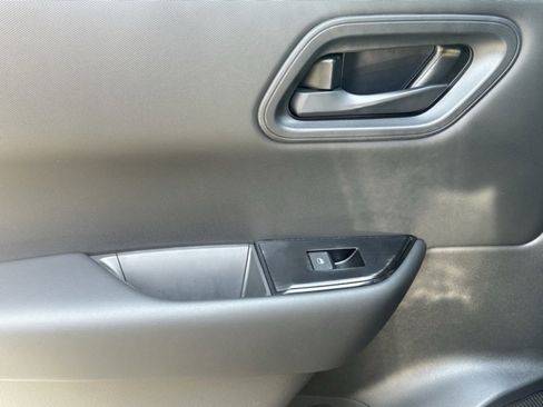 Certified 2025 Nissan Rogue S image 18