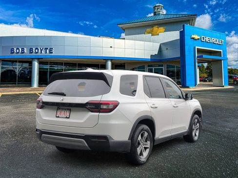 Used 2025 Honda Pilot EX-L image 3