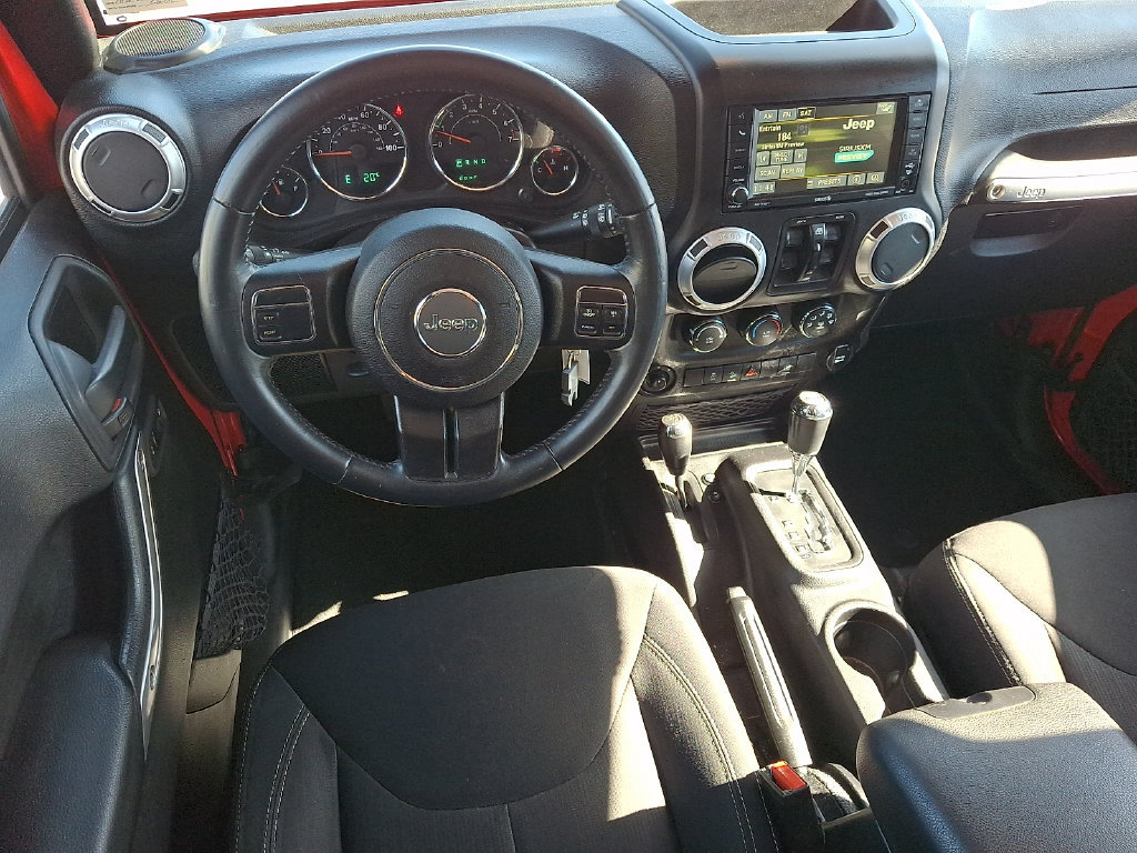 Used 2015 Jeep Wrangler Unlimited Sahara w/ Dual Top Group AWD/4WD image 12