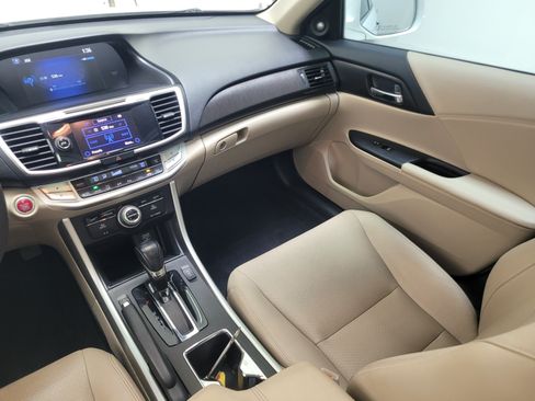 Used 2014 Honda Accord Touring image 15