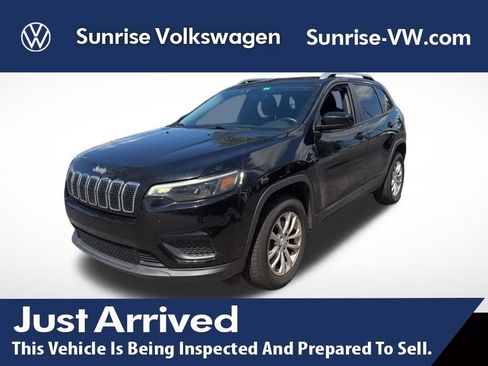 Used 2020 Jeep Cherokee Latitude AWD/4WD image 1