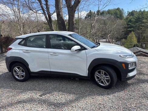 Used 2021 Hyundai Kona SE image 4