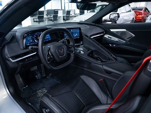 Used 2021 Chevrolet Corvette Stingray Preferred Conv w/ Z51 Performance Package RWD image 18