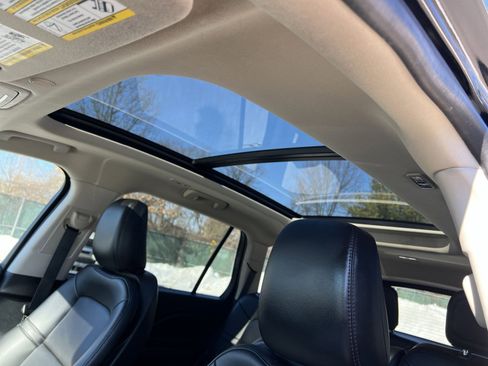 Used 2024 Lincoln Aviator AWD w/ Premium Package image 23