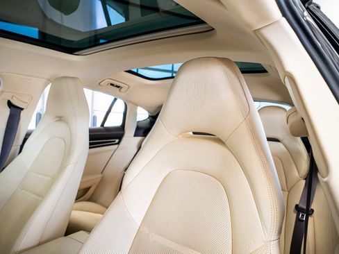 Used 2023 Porsche Panamera Platinum Edition image 40