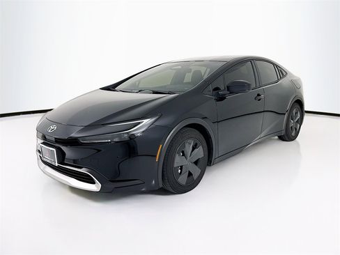 Used 2026 Toyota Prius Plug-In Hybrid image 1
