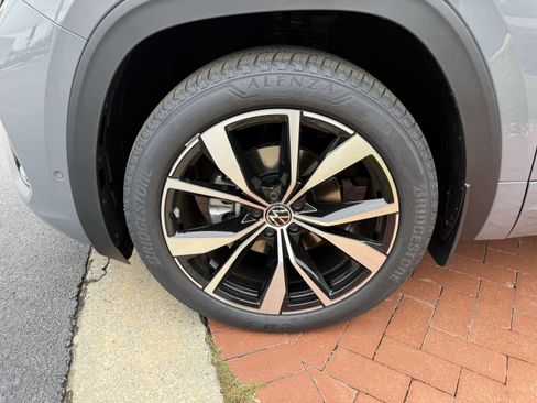 New 2026 Volkswagen Atlas SEL Premium R-Line AWD/4WD image 9