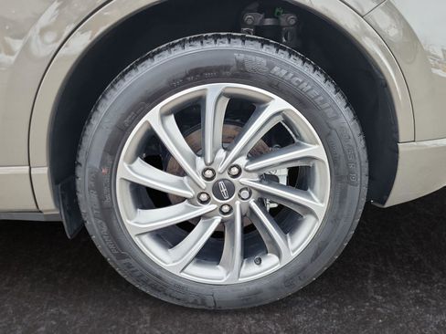 Used 2025 Lincoln Corsair Grand Touring w/ Towing Package image 28