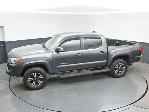 Used 2019 Toyota Tacoma TRD Off-Road AWD/4WD image 34