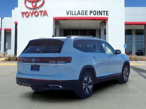 Used 2024 Volkswagen Atlas SE image 7