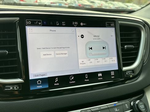 Certified 2024 Chrysler Pacifica Touring-L image 15