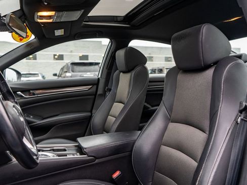 Used 2018 Honda Accord Sport image 19