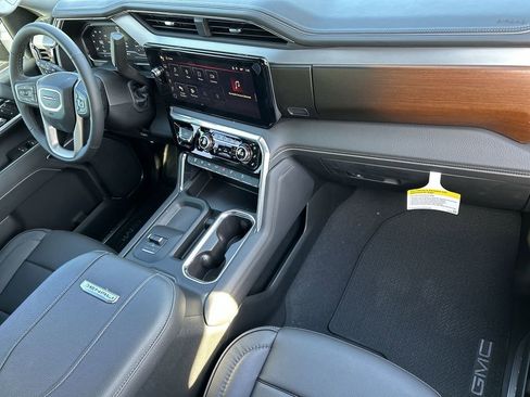 New 2025 GMC Sierra 2500 Denali w/ Denali Reserve Package image 29