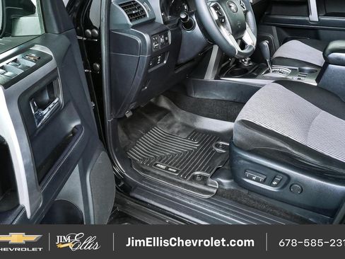 Used 2021 Toyota 4Runner SR5 AWD/4WD image 7